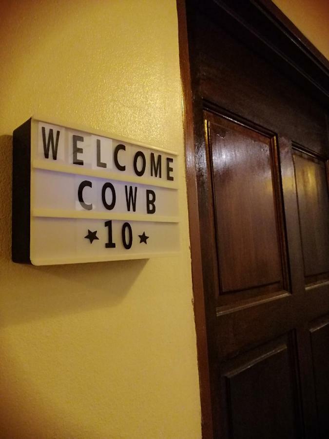Cow B Homestay Semporna Exteriör bild